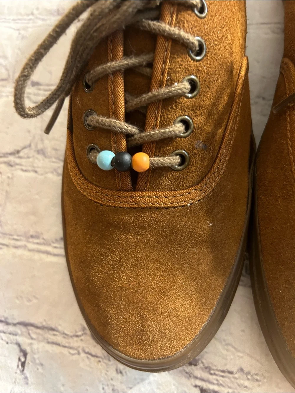 VANS BROWN SUEDE M(8.5) W(10) UNISEX COLORFUL BEADS THREADED ON LACES SNEAKERS